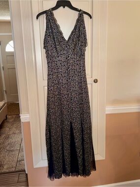 Elegant navy and Gold Evening gown - Women's V-Neck Gown Tie Back soft Trumpet